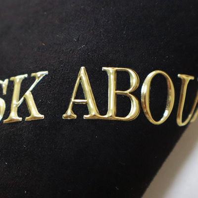 Etykieta termotransferowa GlossGrip Black TPU (0,2 mm, zgrzew na odzieży)