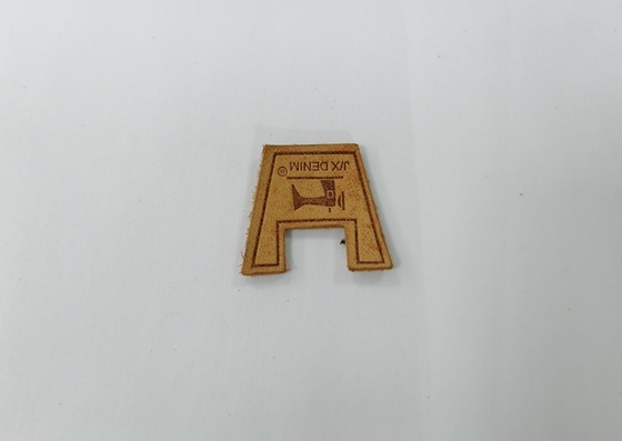Szyte na odzieży Skórzane naszywki Wytłaczane logo na odzież