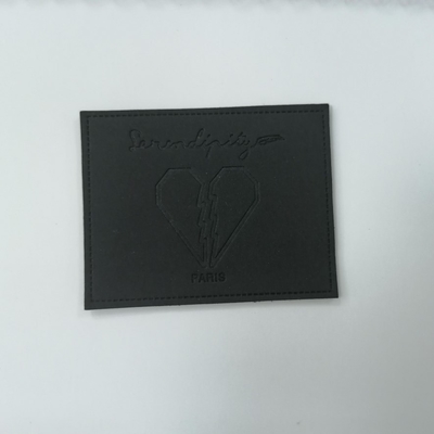 Wytłaczane logo Suede Microfiber PU Leather Label Zmywalny niestandardowy kolor