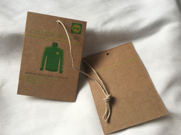 3 kolory brązowy papier Kraft Hang Tag, 3mm bawełna / Linen Cord Niestandardowe Garment Hang Tagi