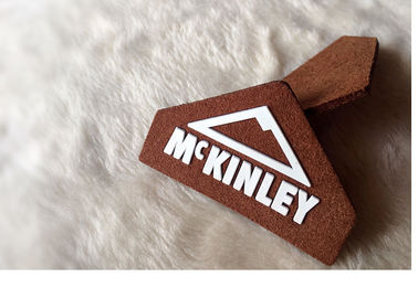 Wzory mody gumowe logo patches etykiety odzieżowe Pvc 100% silikonowe z efektem Shinny