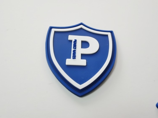 Główna etykieta odzieży z gumy silikonowej, czarny efekt 3D przyszyty naszywki z logo