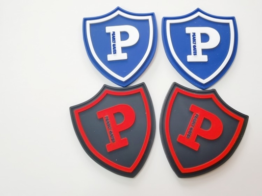 Główna etykieta odzieży z gumy silikonowej, czarny efekt 3D przyszyty naszywki z logo