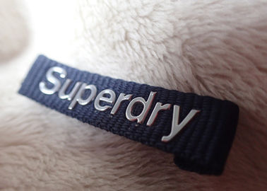 Superdry 3D High Frequency Silver Logo Etykieta Na Kurtkach