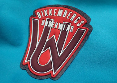 Niestandardowe wytłoczone samoprzylepne naszywki z logo, silikonowe gumowe etykiety 3D