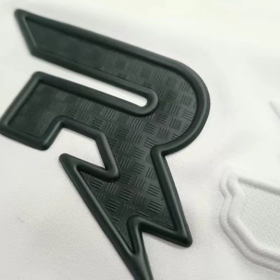 Niestandardowe TPU 3D Black Label Embossed Heat Press Label TPU Patches Printing dla Jersey