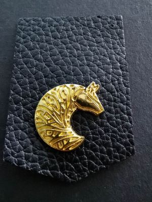 Niestandardowe grawerowanie laserowe Logo marki Skóra wygrawerowana naprawa plasterek Etykieta puste tag Leatherette PU plasterki do dżinsów Beanie