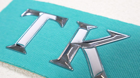 3D Metal Patch Embossed logo Wysokiej częstotliwości TPU Etykieta transferu ciepła dla odzieży