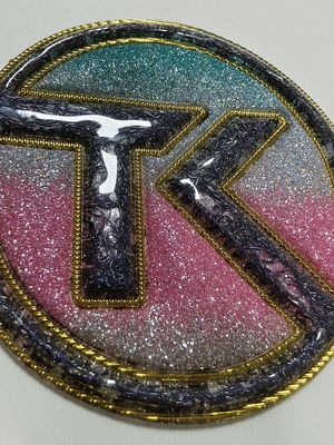 Purpurowy projekt Transfer ciepła Niestandardowe kolory tęczy Efekt holograficzny Metalowe miękkie płatki TPU na dżinsy