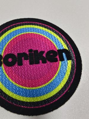 Niestandardowe tłoczenie ciepła logo patch żelazo na transfer ciepła T-shirt winylowy