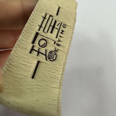 Niestandardowe etykiety z tkaniny do odzieży, etykiety odzieżowe wysokiej jakości, etykiety marek mody spersonalizowane