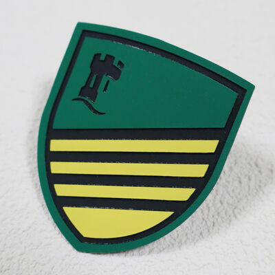 Niestandardowe etykiety drukowane na ekranie silikonowym wodoodporne trwałe etykiety logo dla odzieży sportowej i mundurów