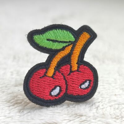 Custom High Quality Embroidery Patches Clothing Labels for Garments