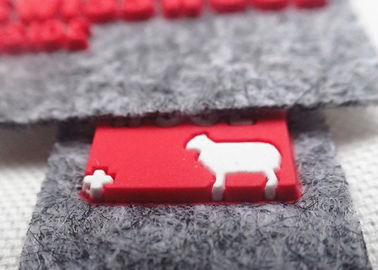 Naszywki z tkaniny filcowej na zamówienie Silikonowe logo na czapki / torby / ubrania OEKO SGS BV