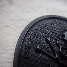 Fajny męski płaszcz Skull Logo Eye-Catching Niestandardowa naszywka TPU dla modnej marki
