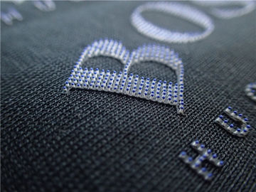 Trwałe etykiety odzieży przenikania ciepła Kropki pędzla Kolorowe logo 3D