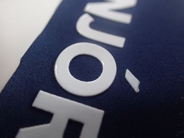 Niestandardowe logo Silicon Etykiety odzieżowe do przenoszenia bagażu na bagaż