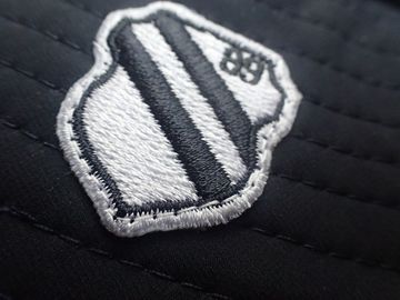 100% bawełny Fashional Niestandardowe haftowane naszywki na ubrania / bagaż