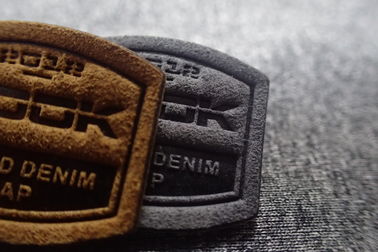 Kombinezon śnieżny 3D Mikrowłókna Tkane etykiety odzieżowe Wytłoczone łaty