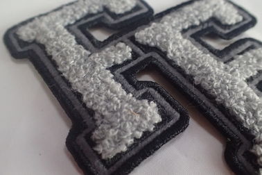 100% Ręcznik Sew Chenille Niestandardowe haftowane naszywki