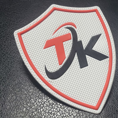 Niestandardowa drukowana wytłoczona naszywka Miękka 3D Tpu Guma termotransferowa do logo tkaniny