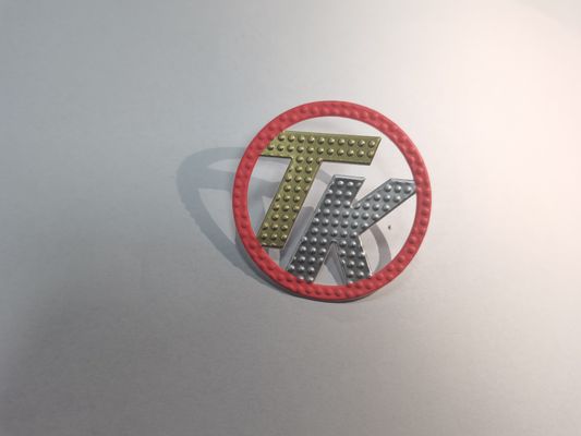 Niestandardowa konstrukcja Wytłaczana naklejka 3d TPU Heat Transfer Label Logo Iron On Garment