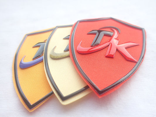 Ekologiczne, niestandardowe, tkane naszywki do sitodruku z silikonowym logo