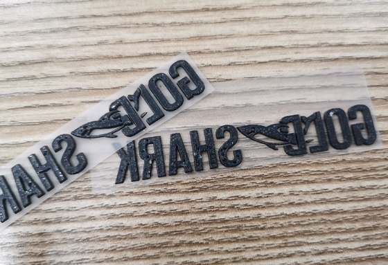Dostosowane drukowanie silikonowych etykiet termotransferowych 3D do odzieży