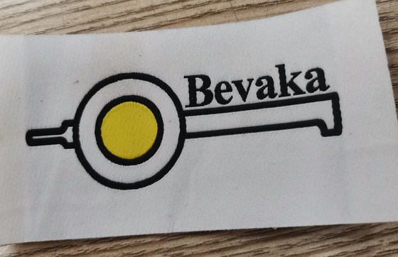 T Shirt Zmywalne tkane etykiety na ubrania Przycinanie krajki do odzieży