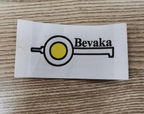 T Shirt Zmywalne tkane etykiety na ubrania Przycinanie krajki do odzieży