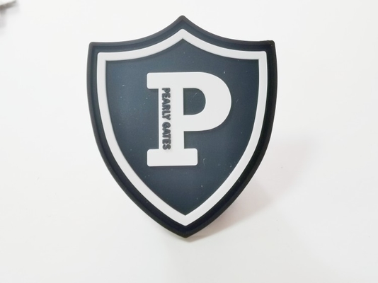 Główna etykieta odzieży z gumy silikonowej, czarny efekt 3D przyszyty naszywki z logo