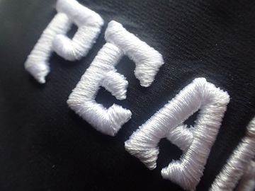 100% bawełny Fashional Niestandardowe haftowane naszywki na ubrania / bagaż