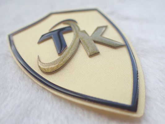 Ekologiczne, niestandardowe, tkane naszywki do sitodruku z silikonowym logo